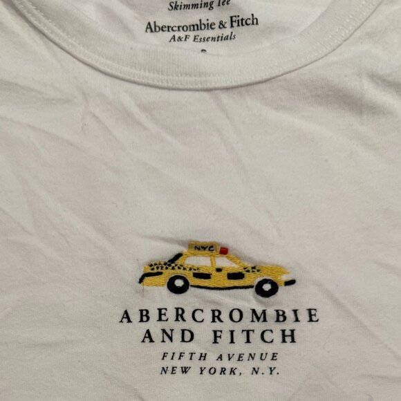 Abercrombie & Fitch A&F Embroidered Taxi NY Skimming Tee Size Small - Picture 2 of 5